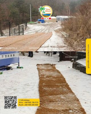 COIR MAT ON SNOW
